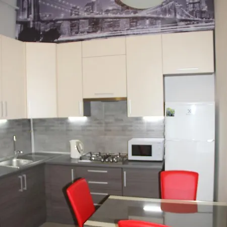Apartment On Khorvatska Street
