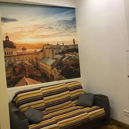 Апартаменти On Khorvatska Street *