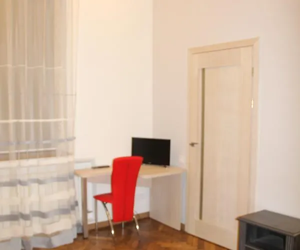 On Khorvatska Street