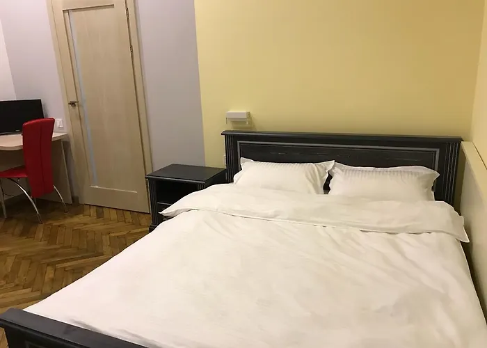 On Khorvatska Street